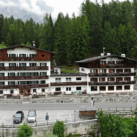Des Alpes Hotel Cortina dʼAmpezzo