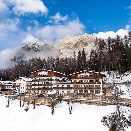 Des Alpes Hotel Cortina dʼAmpezzo