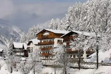 Des Alpes Hotel