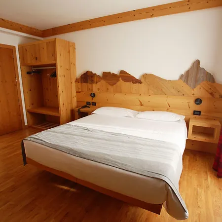 Des Alpes 3*